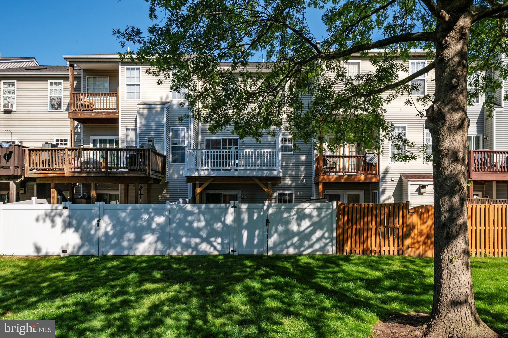 THE KNOLLS - Residential