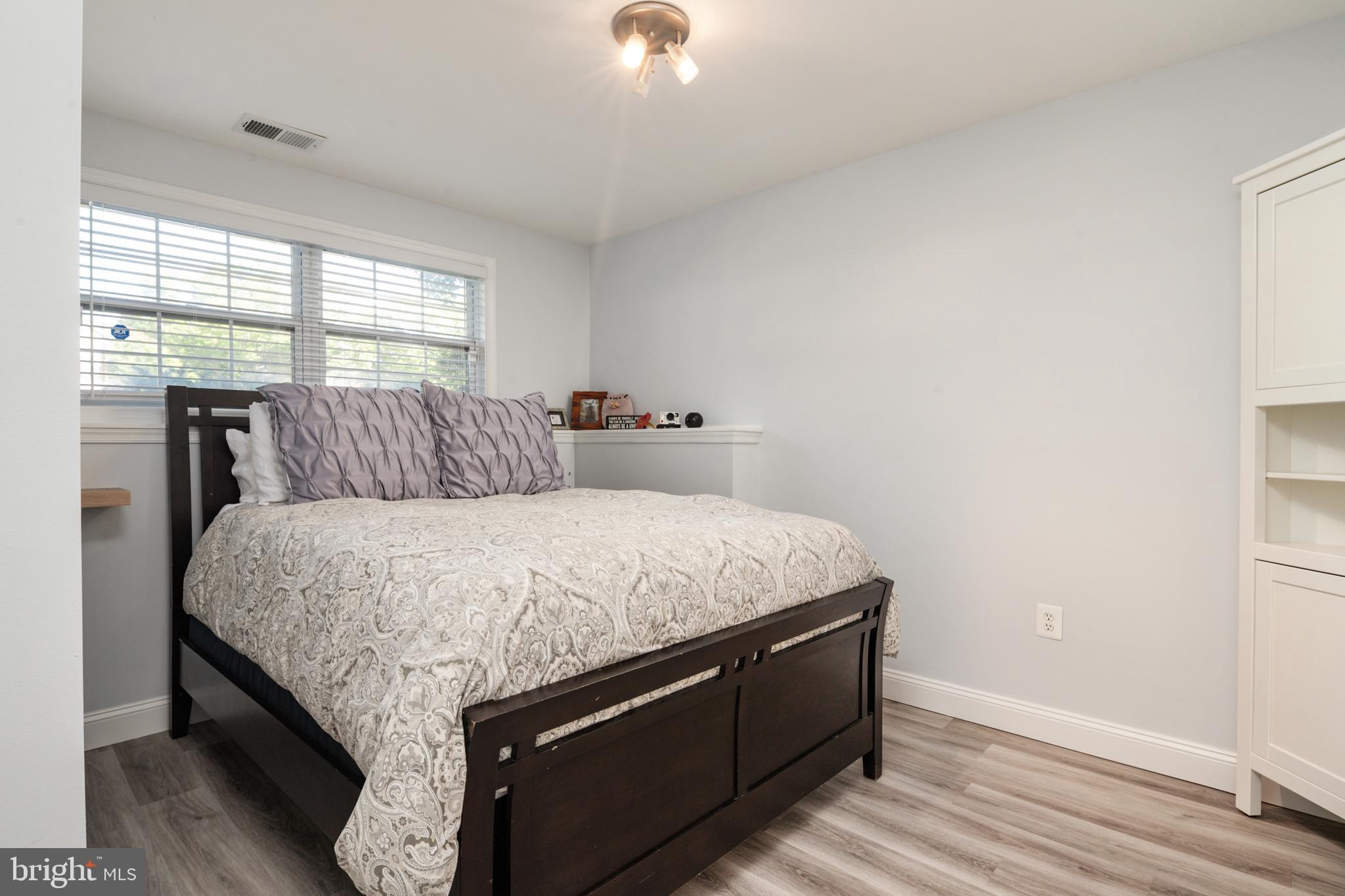 THE KNOLLS - Residential