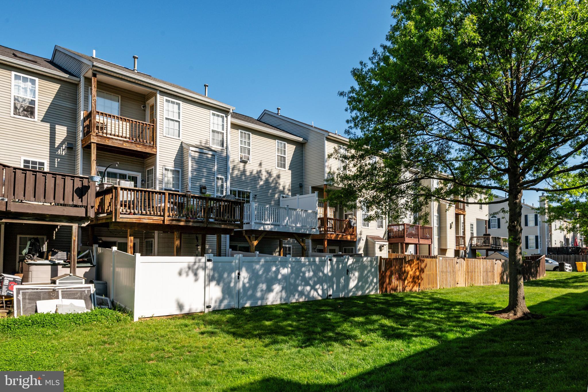 THE KNOLLS - Residential