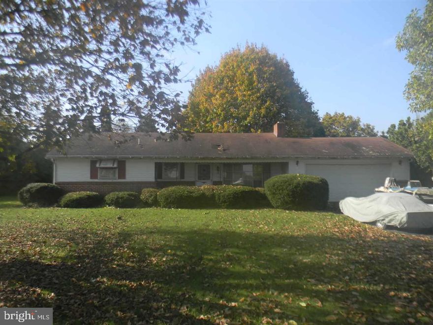 Investor alert!  Total rehab needed!  Home is not habitable.  Cash sale only.