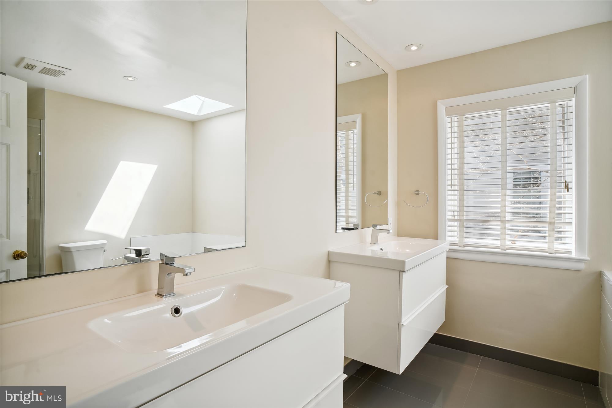 KENWOOD PARK - Residential