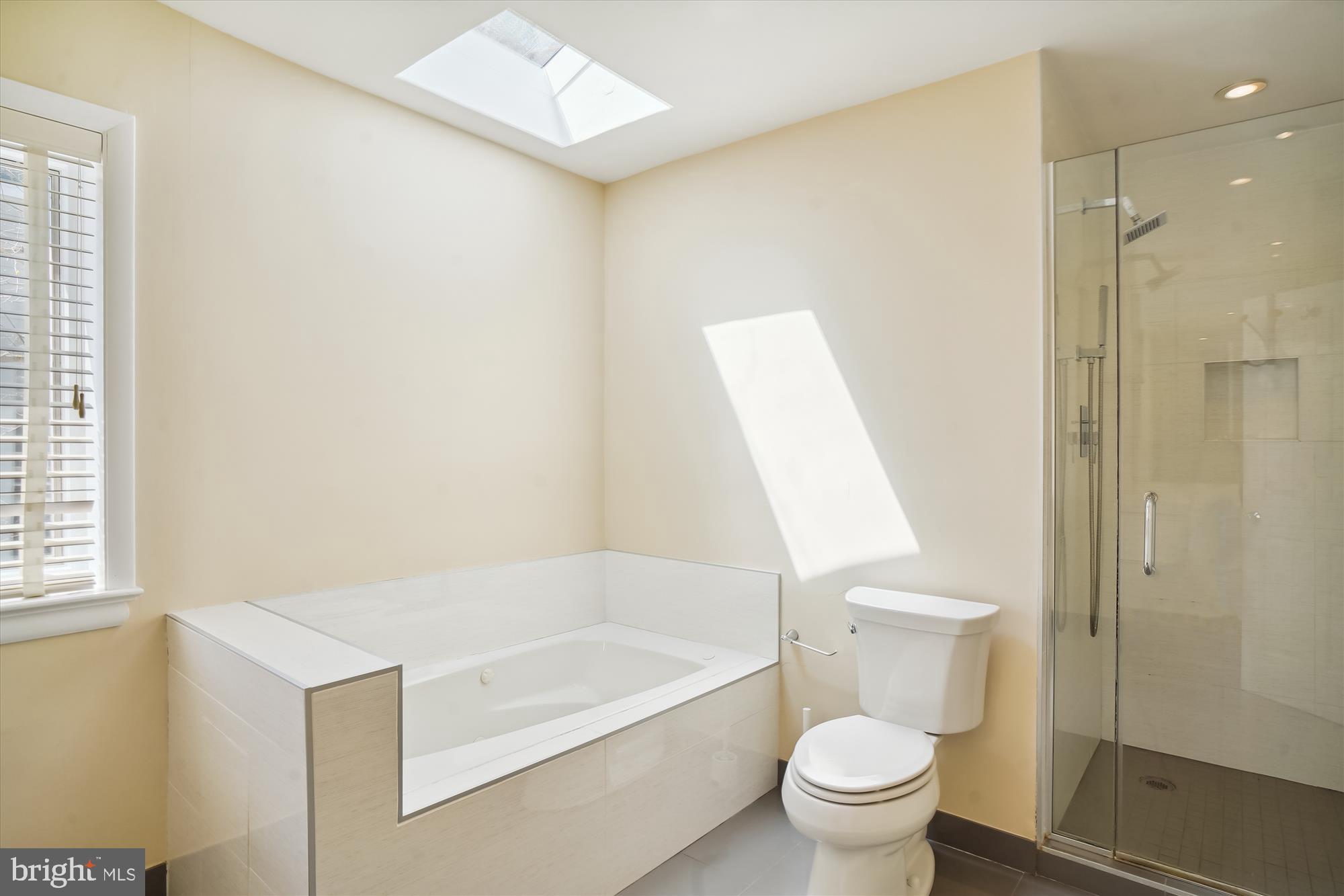 KENWOOD PARK - Residential