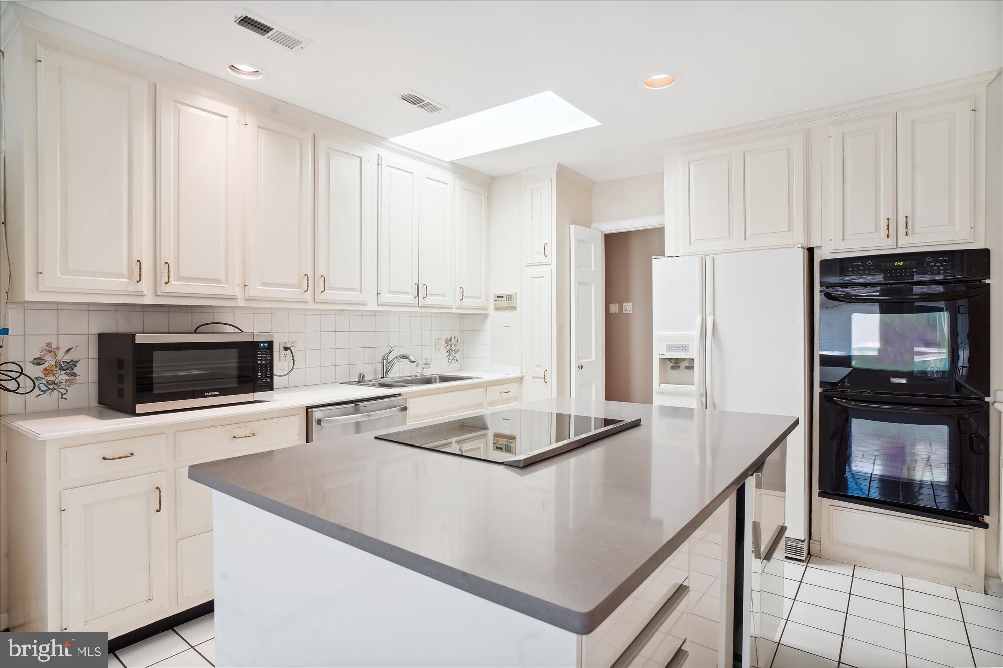 KENWOOD PARK - Residential