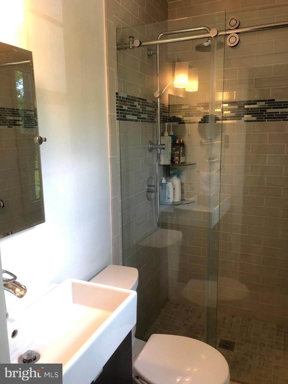 WOODBURN - Residential Lease