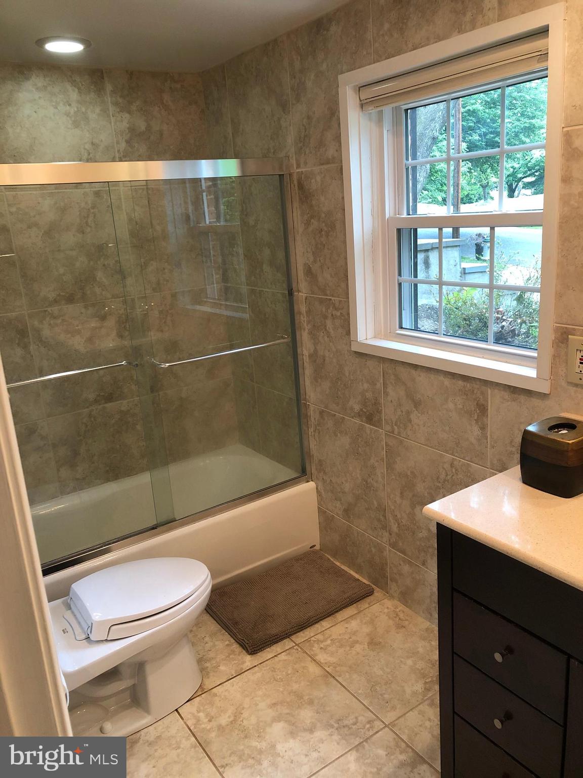 WOODBURN - Residential Lease