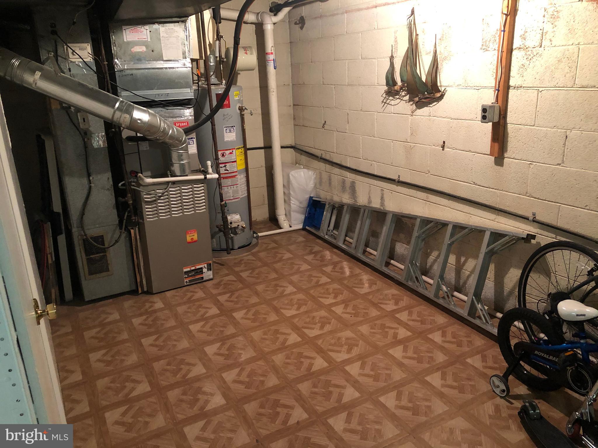 WOODBURN - Residential Lease