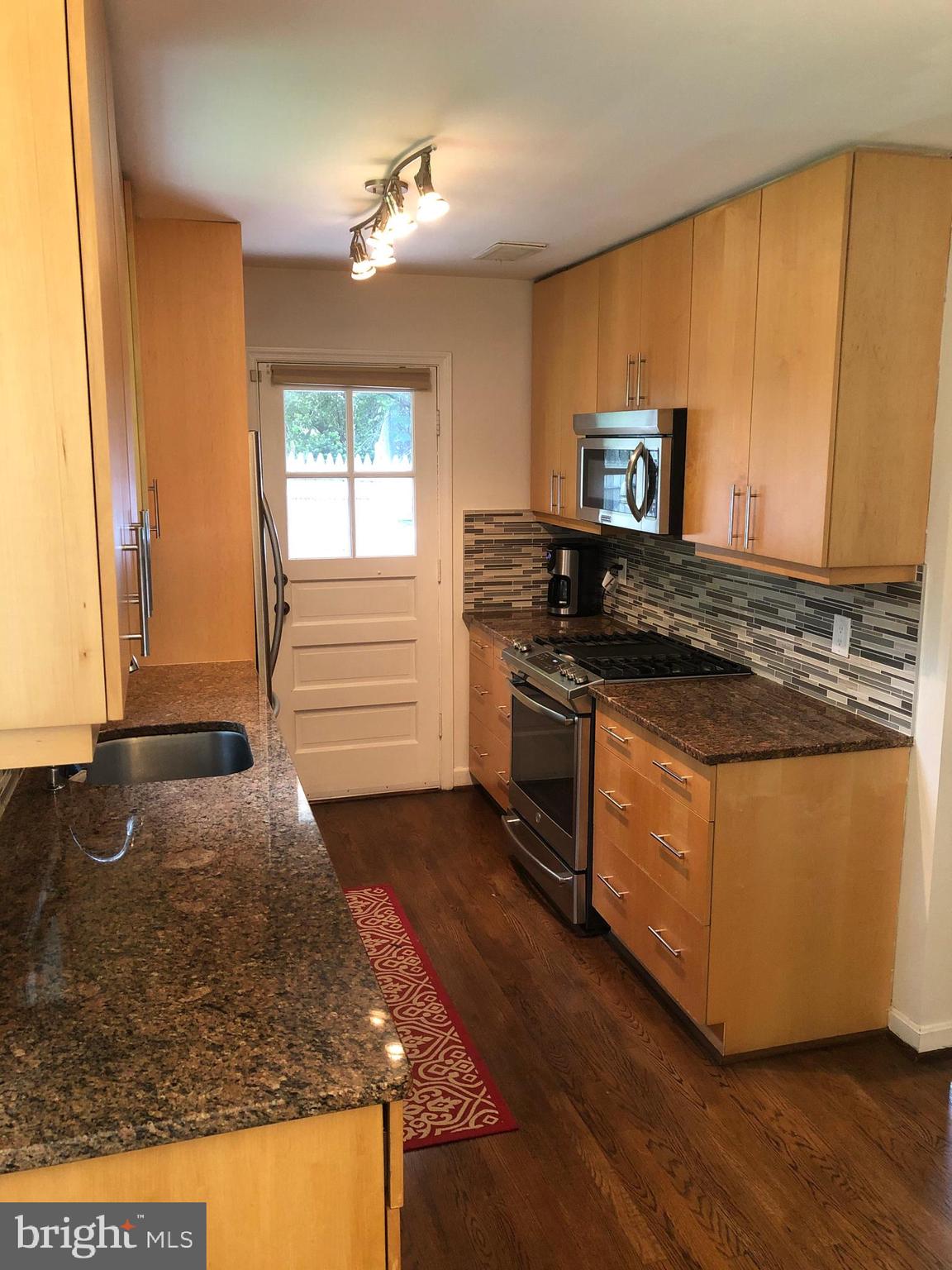 WOODBURN - Residential Lease