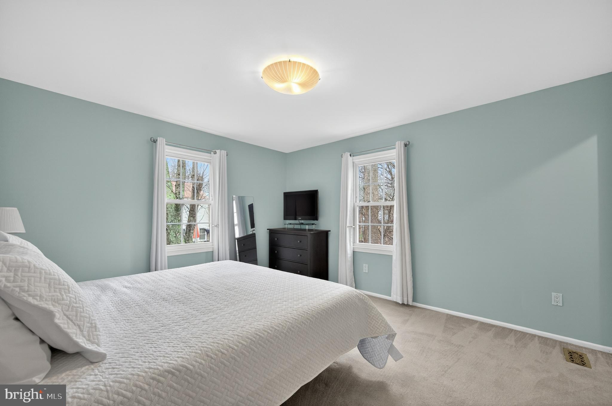 DANBURY FOREST - Residential