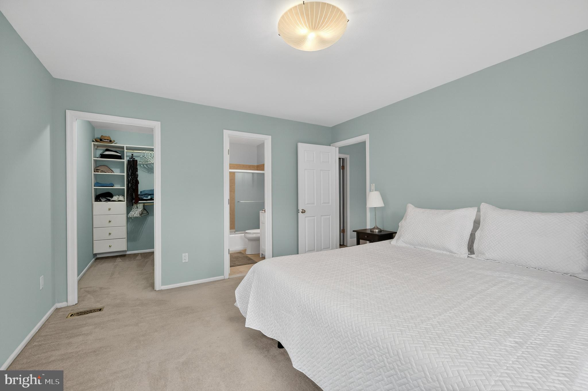 DANBURY FOREST - Residential