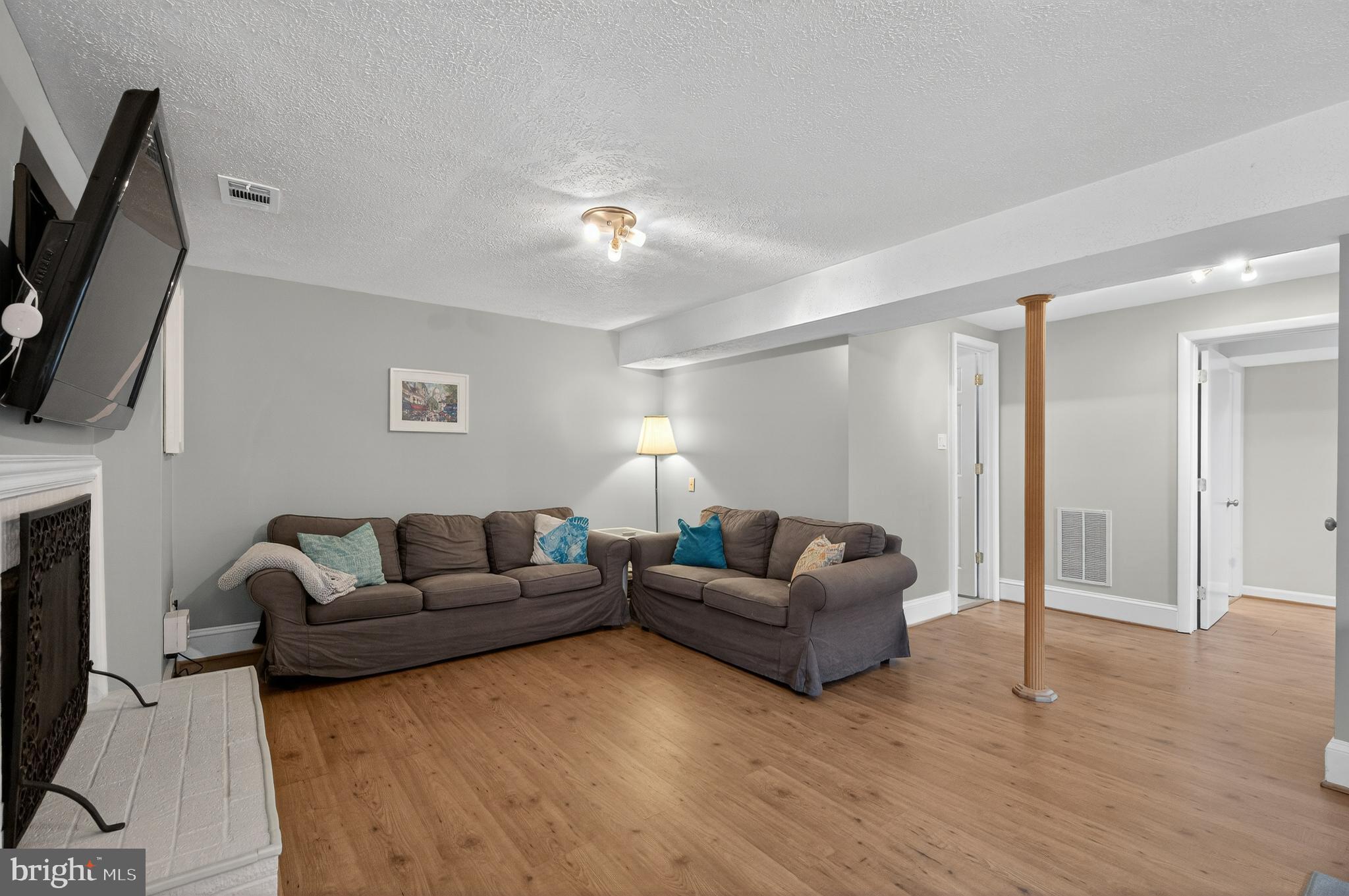 DANBURY FOREST - Residential