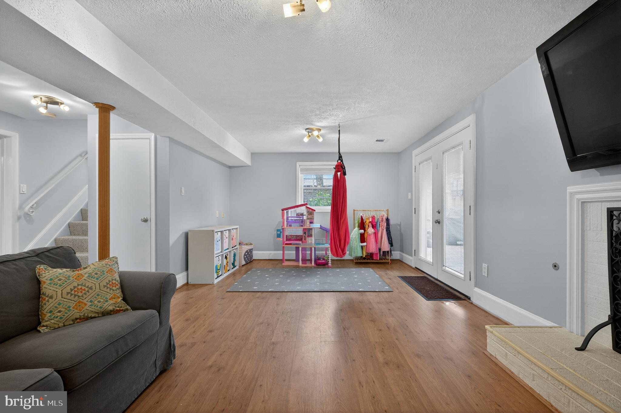 DANBURY FOREST - Residential