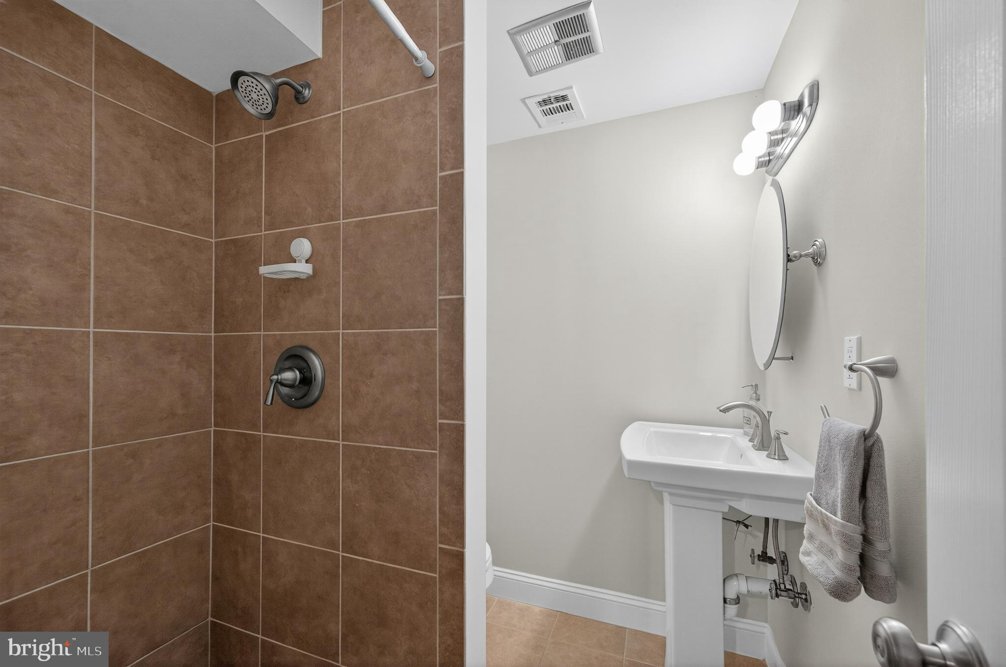 DANBURY FOREST - Residential