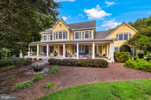 Photo of 10837 S Glen Road, POTOMAC, MD 20854 (MLS # MDMC2252670)
