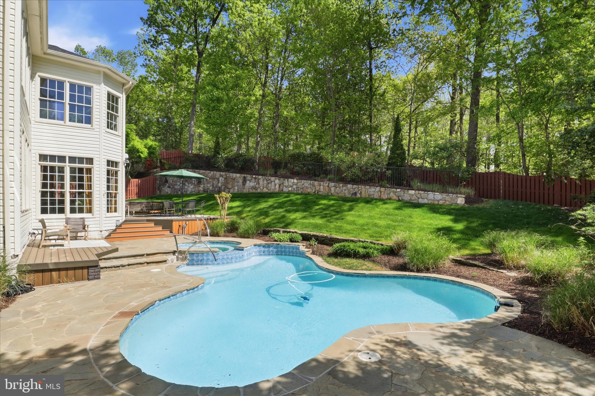 LAUREL CREEK - Residential