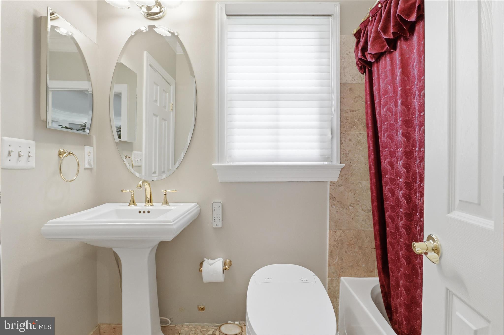 LAUREL CREEK - Residential