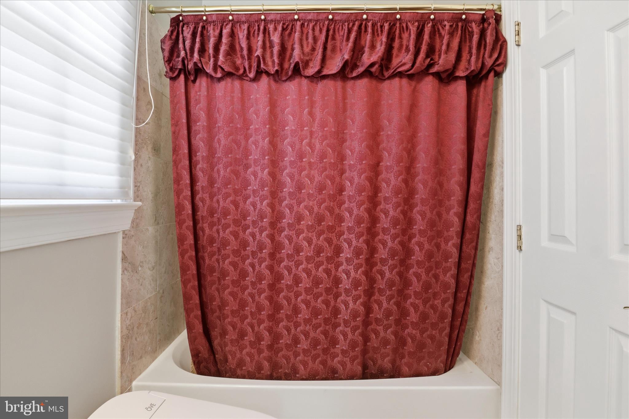 LAUREL CREEK - Residential