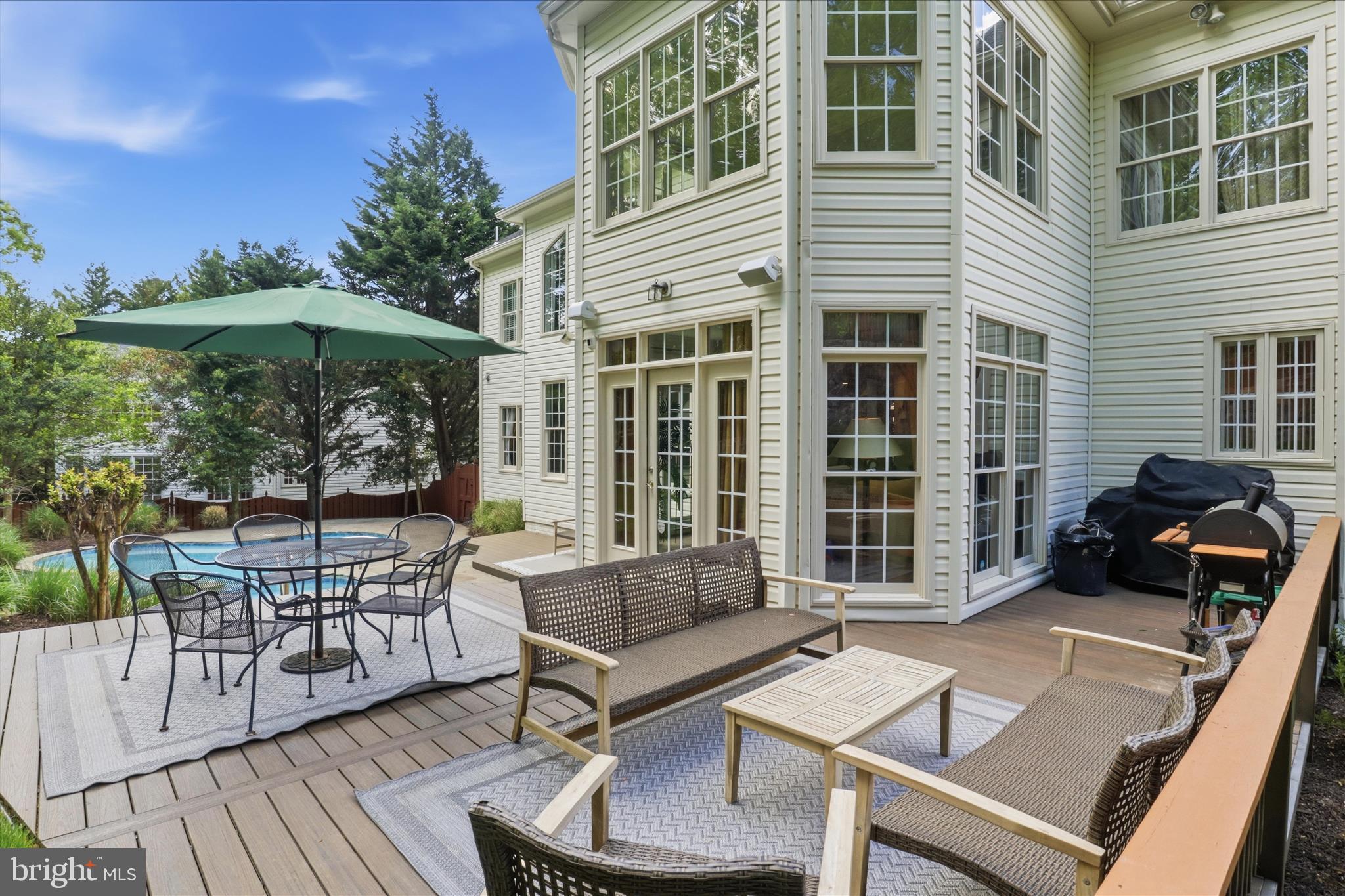 LAUREL CREEK - Residential