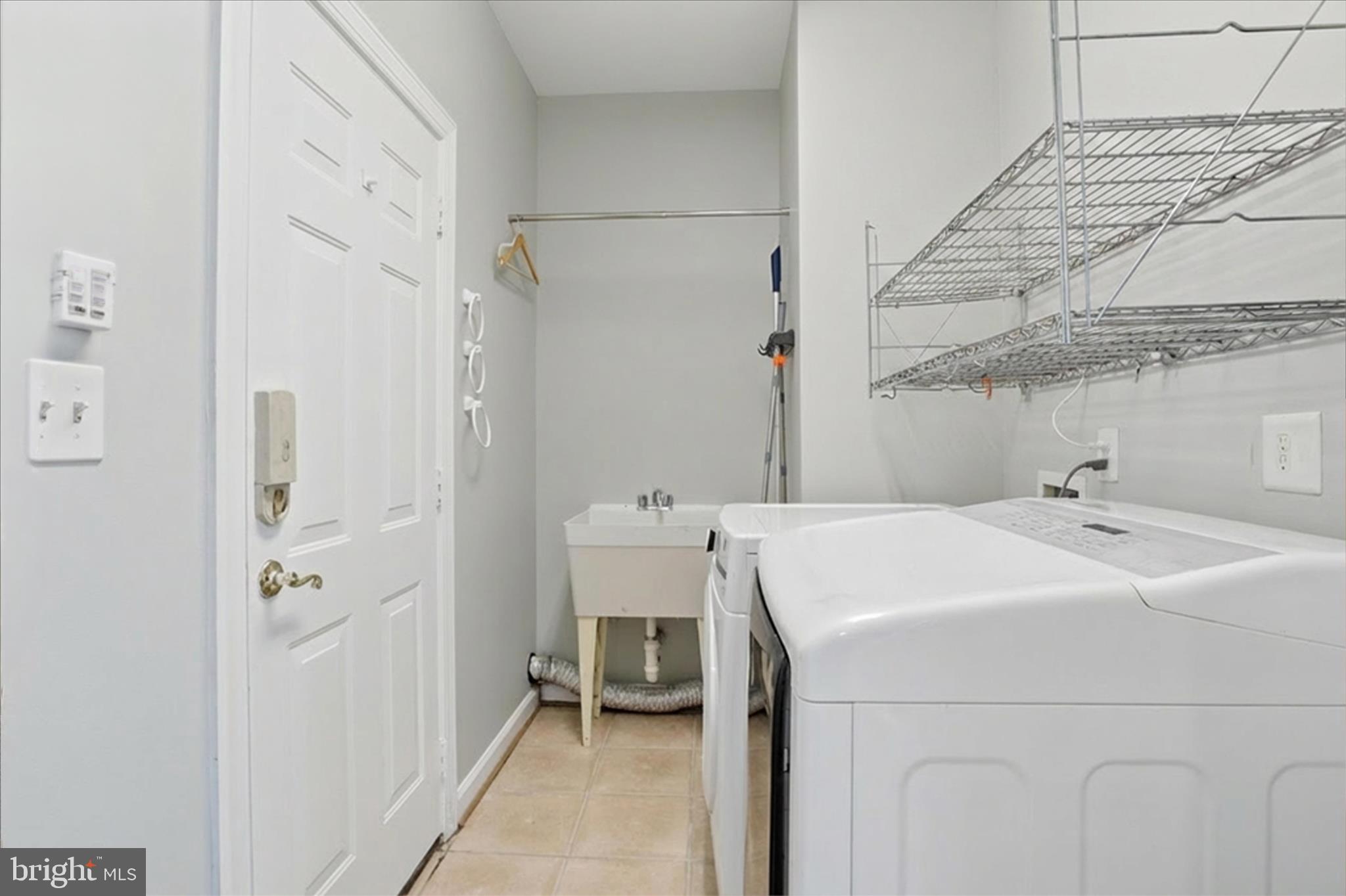 LAUREL CREEK - Residential