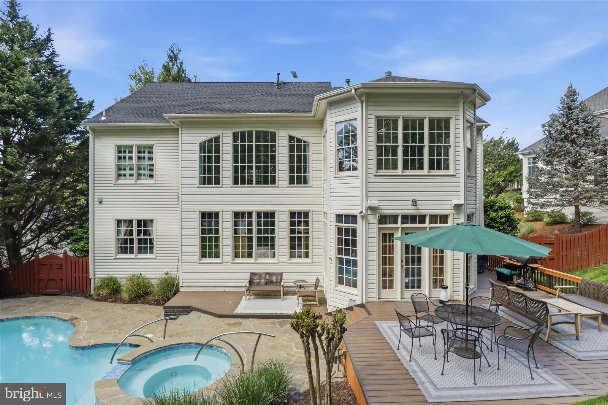 LAUREL CREEK - Residential