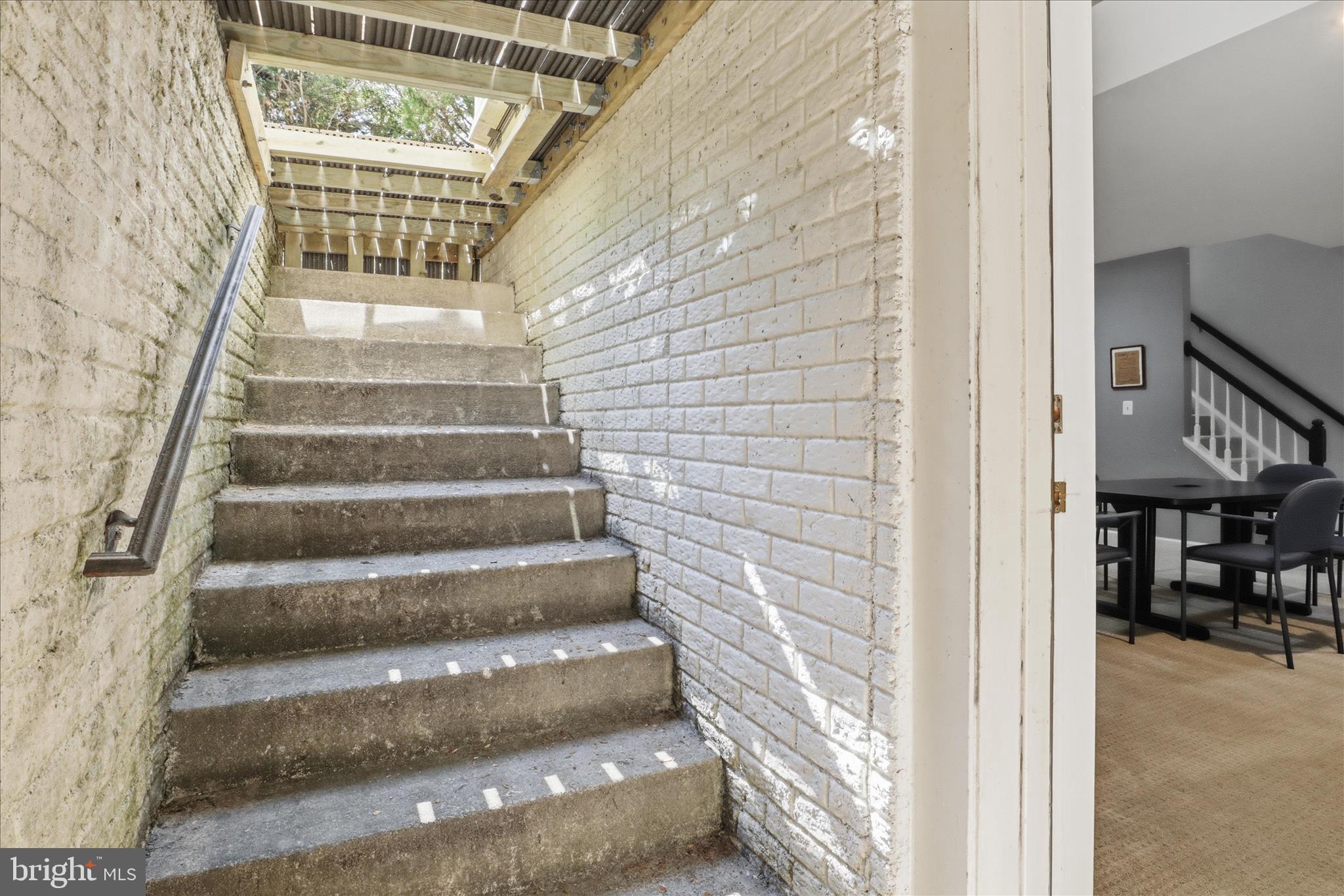 LAUREL CREEK - Residential