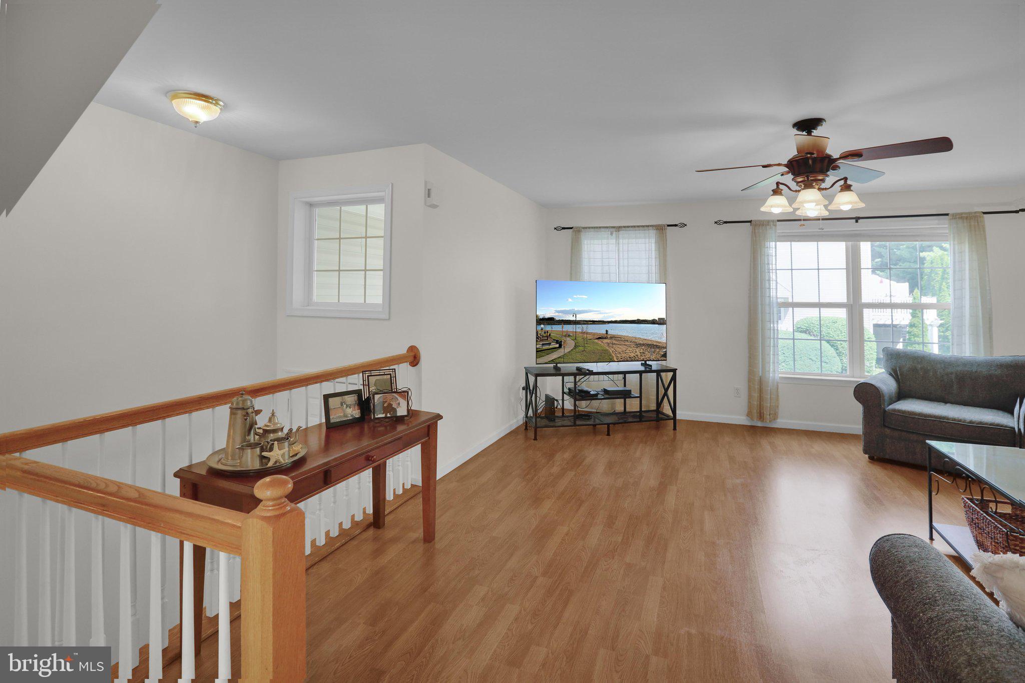 55 PARKSIDE DR