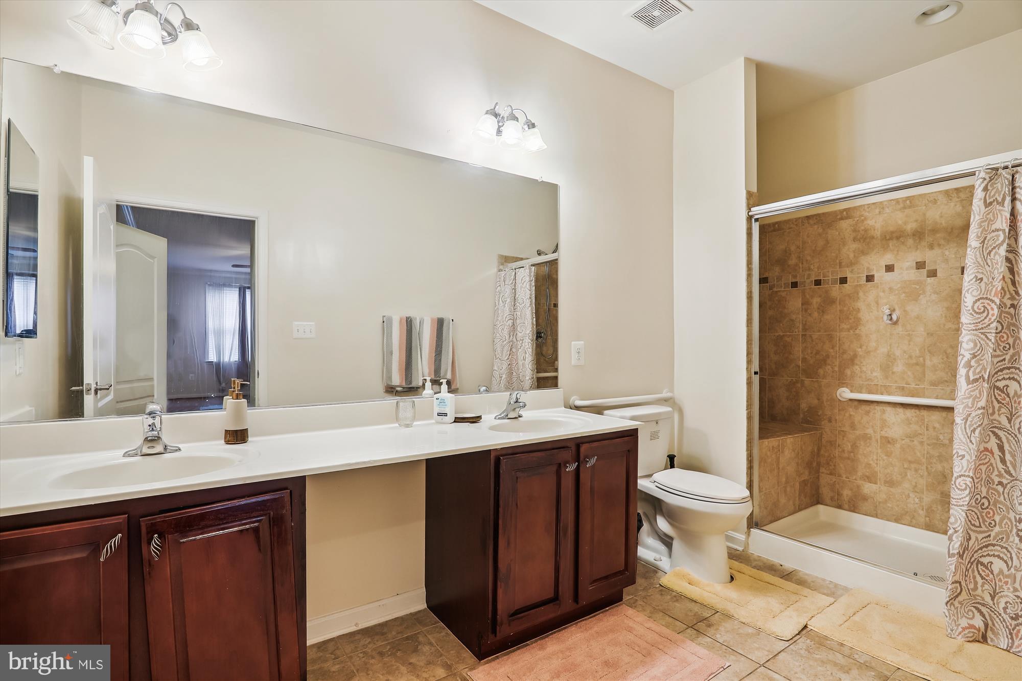 CAMERON GROVE - Residential