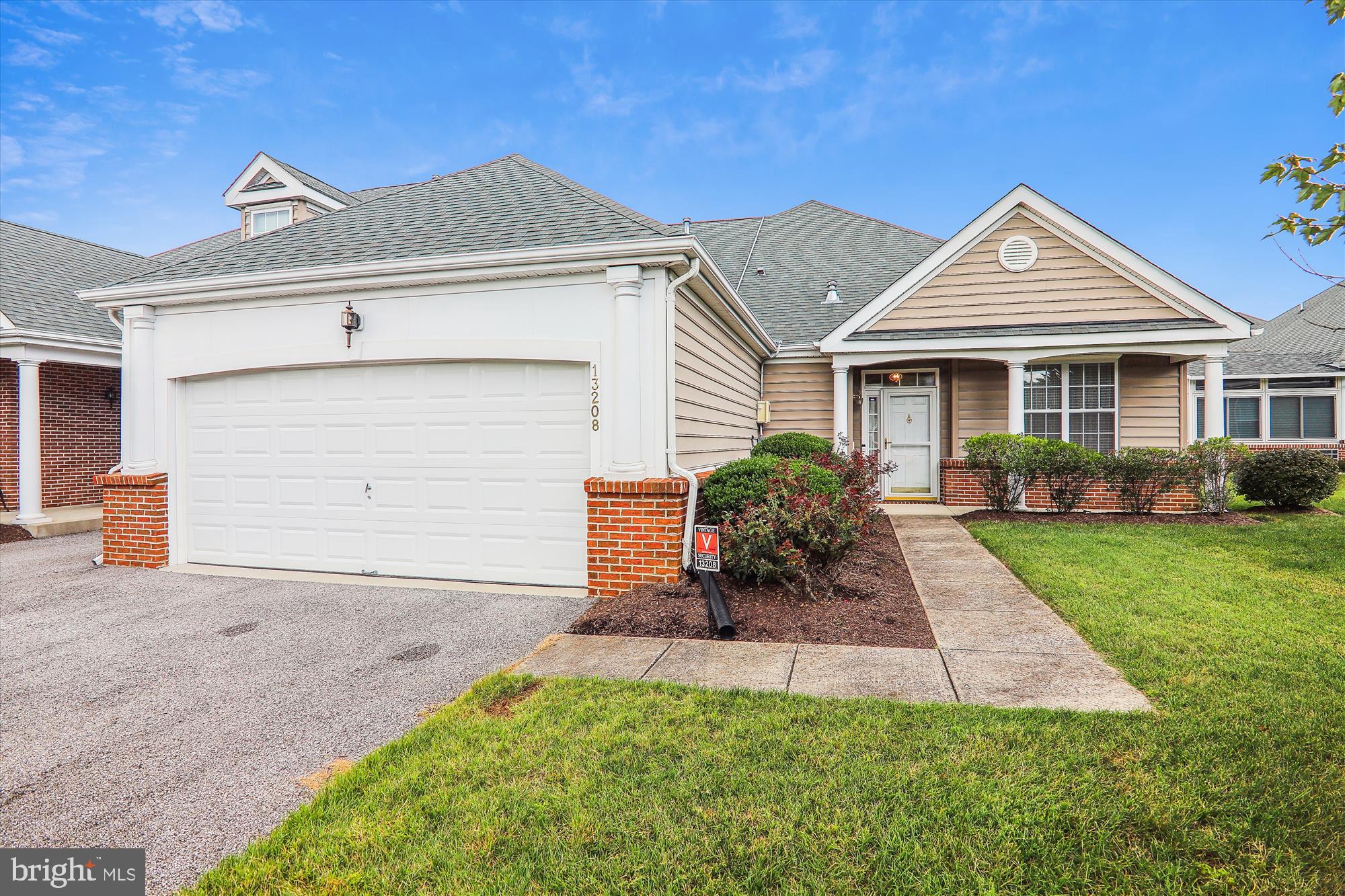 CAMERON GROVE - Residential