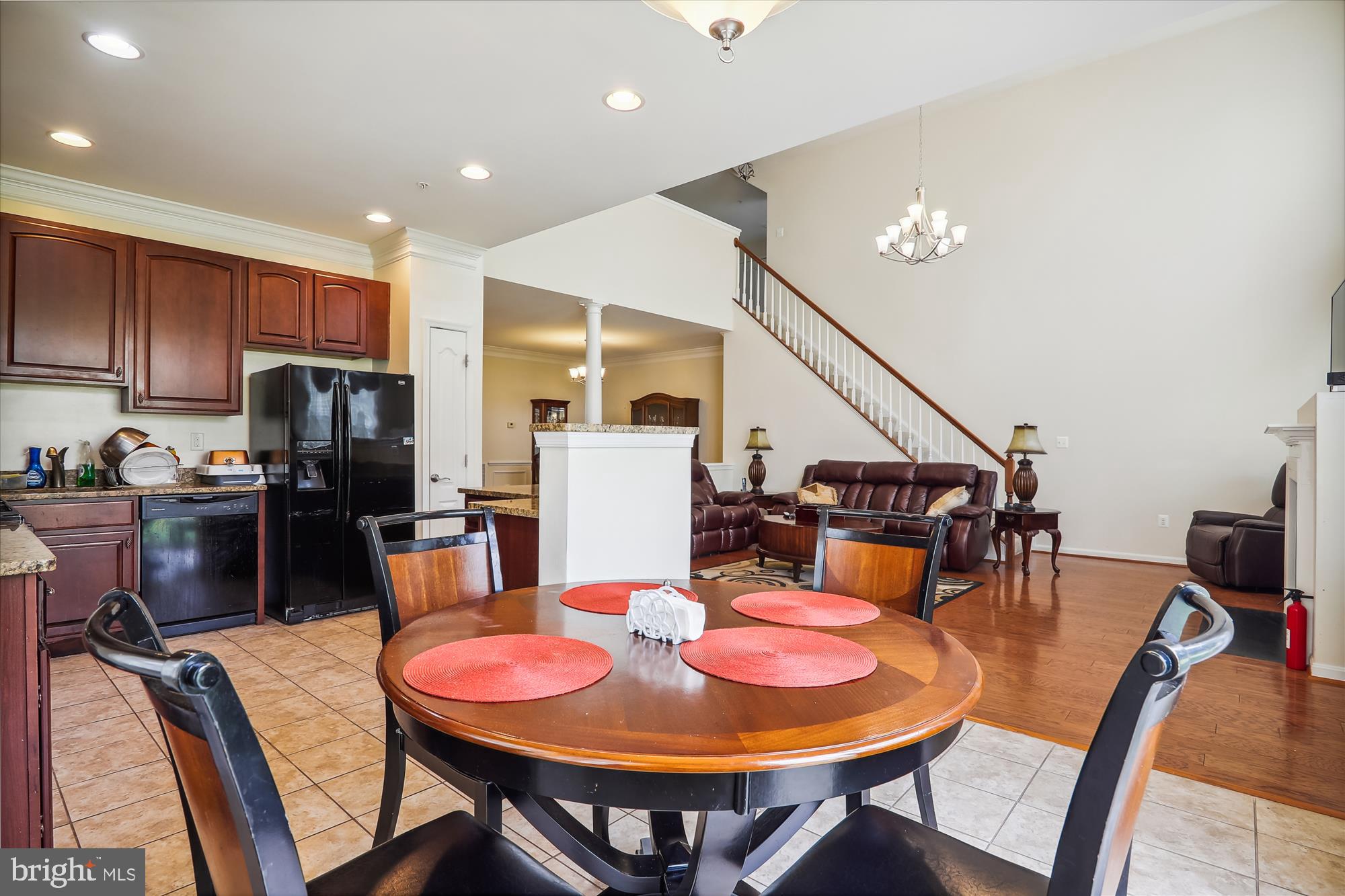 CAMERON GROVE - Residential