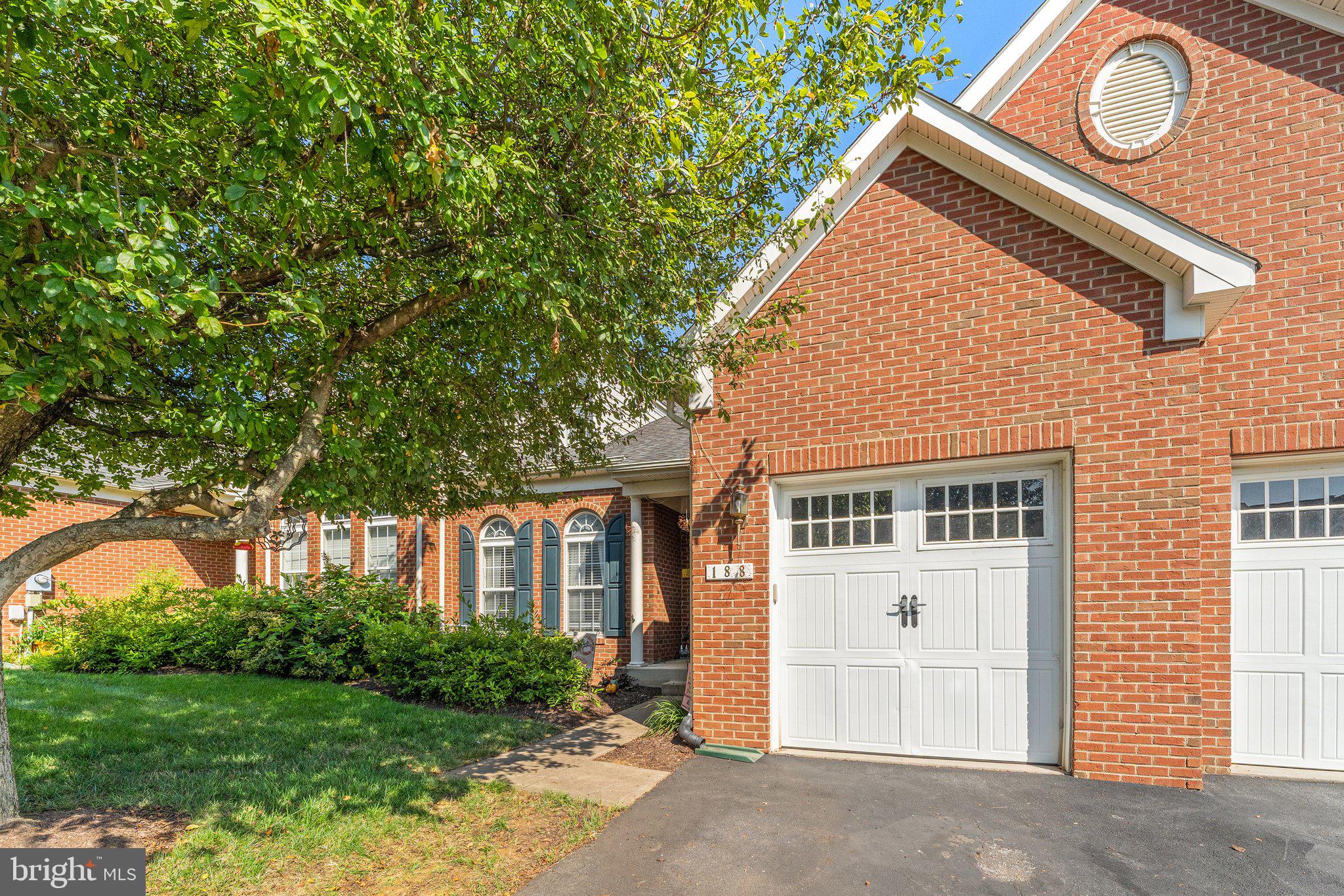 VILLAS AT THE RIDGES - Residential