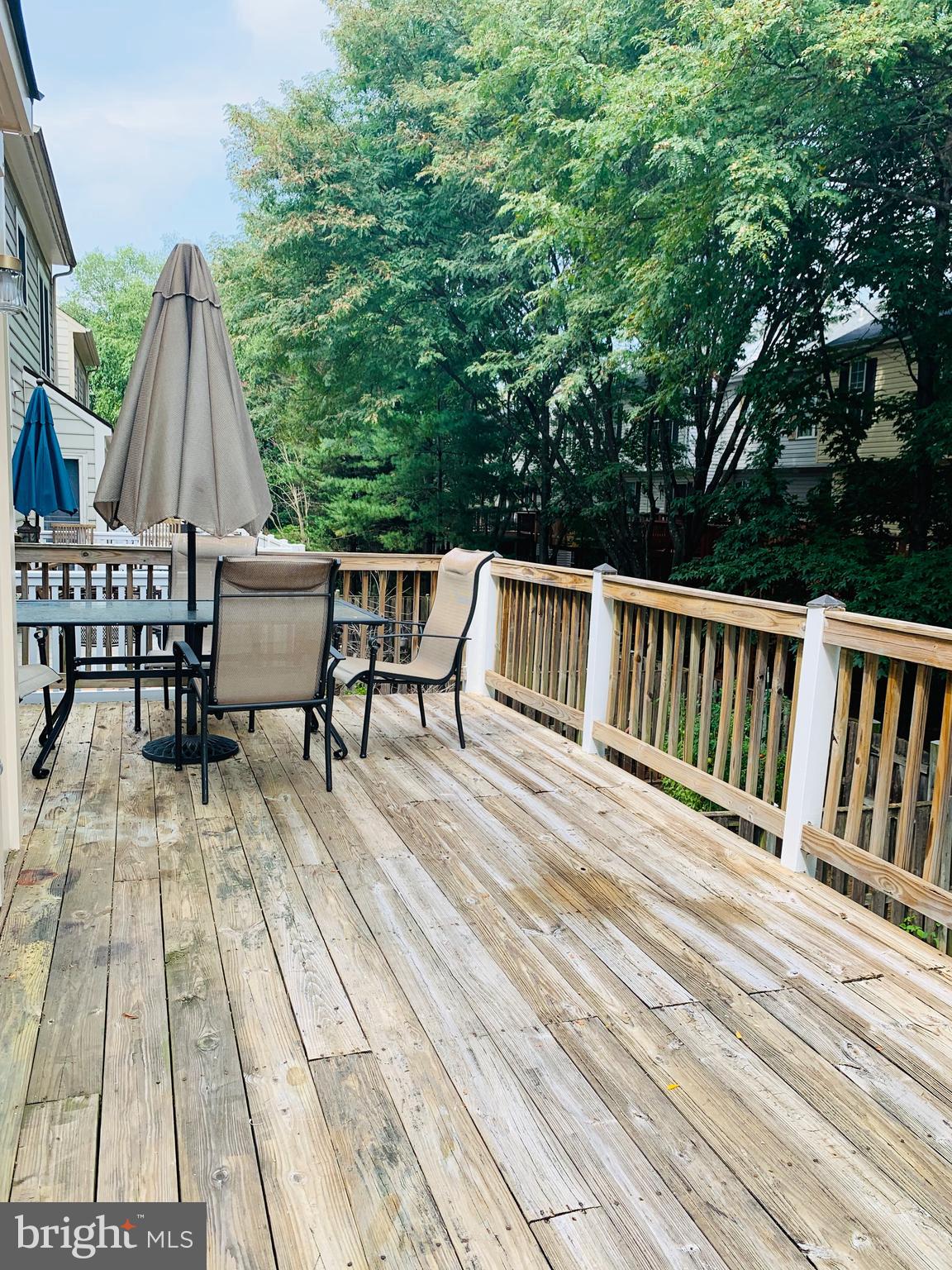 DECOVERLY ADVENTURE - Residential Lease