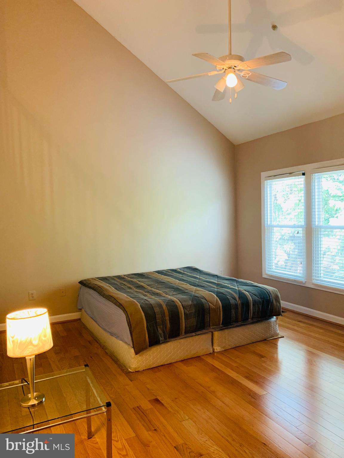 DECOVERLY ADVENTURE - Residential Lease