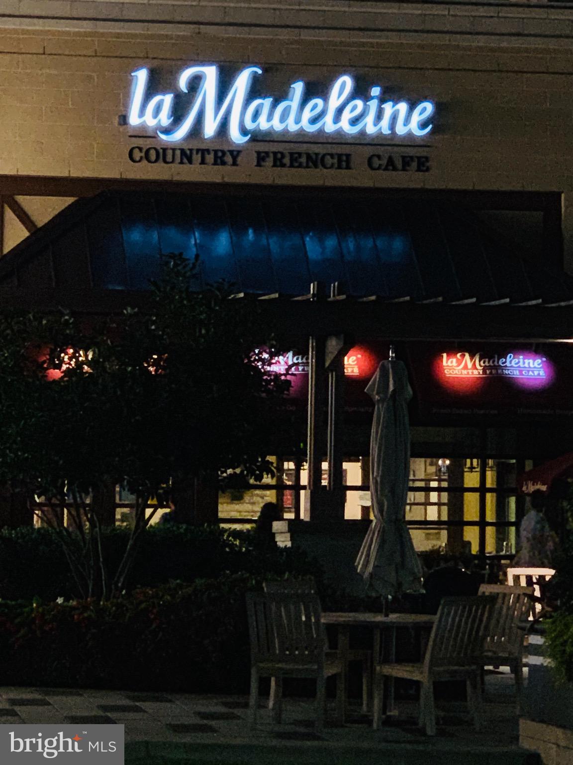 DECOVERLY ADVENTURE - Residential Lease