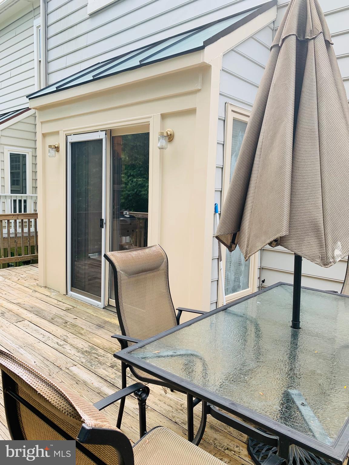 DECOVERLY ADVENTURE - Residential Lease