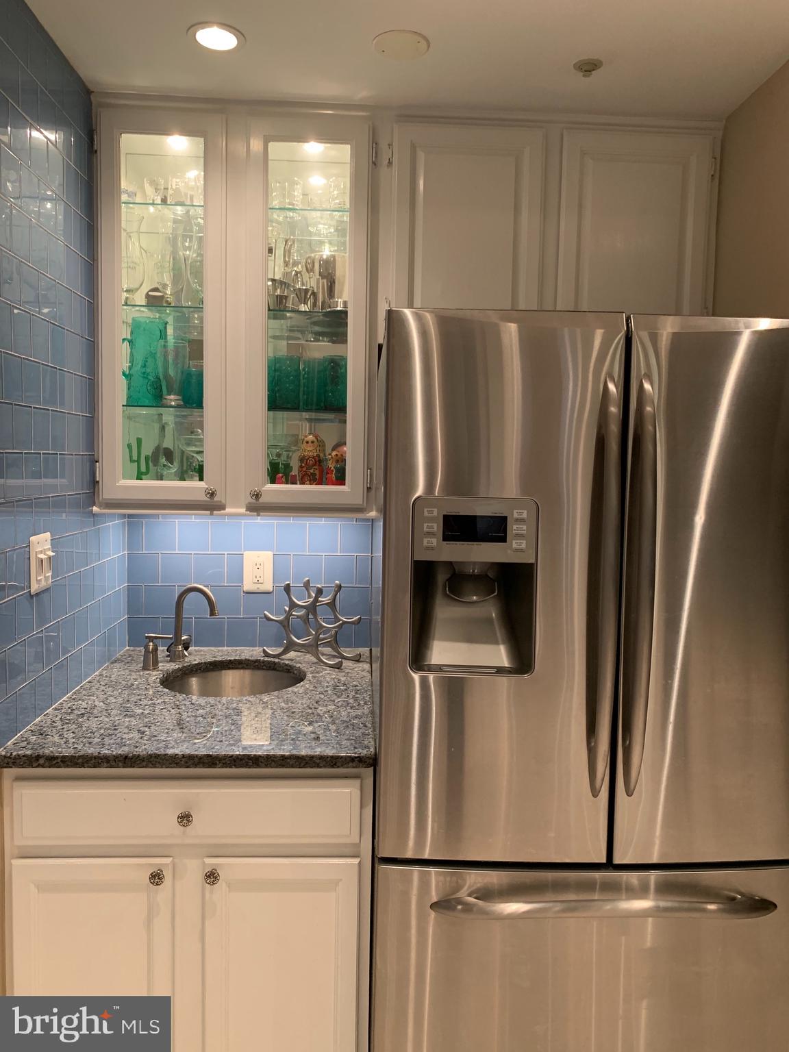 DECOVERLY ADVENTURE - Residential Lease