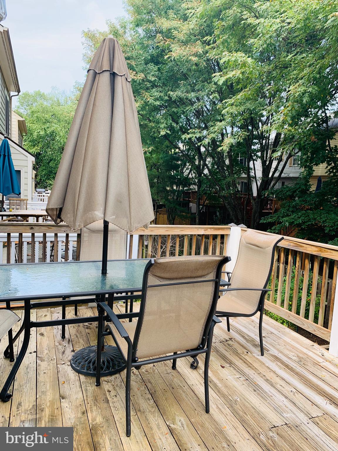 DECOVERLY ADVENTURE - Residential Lease