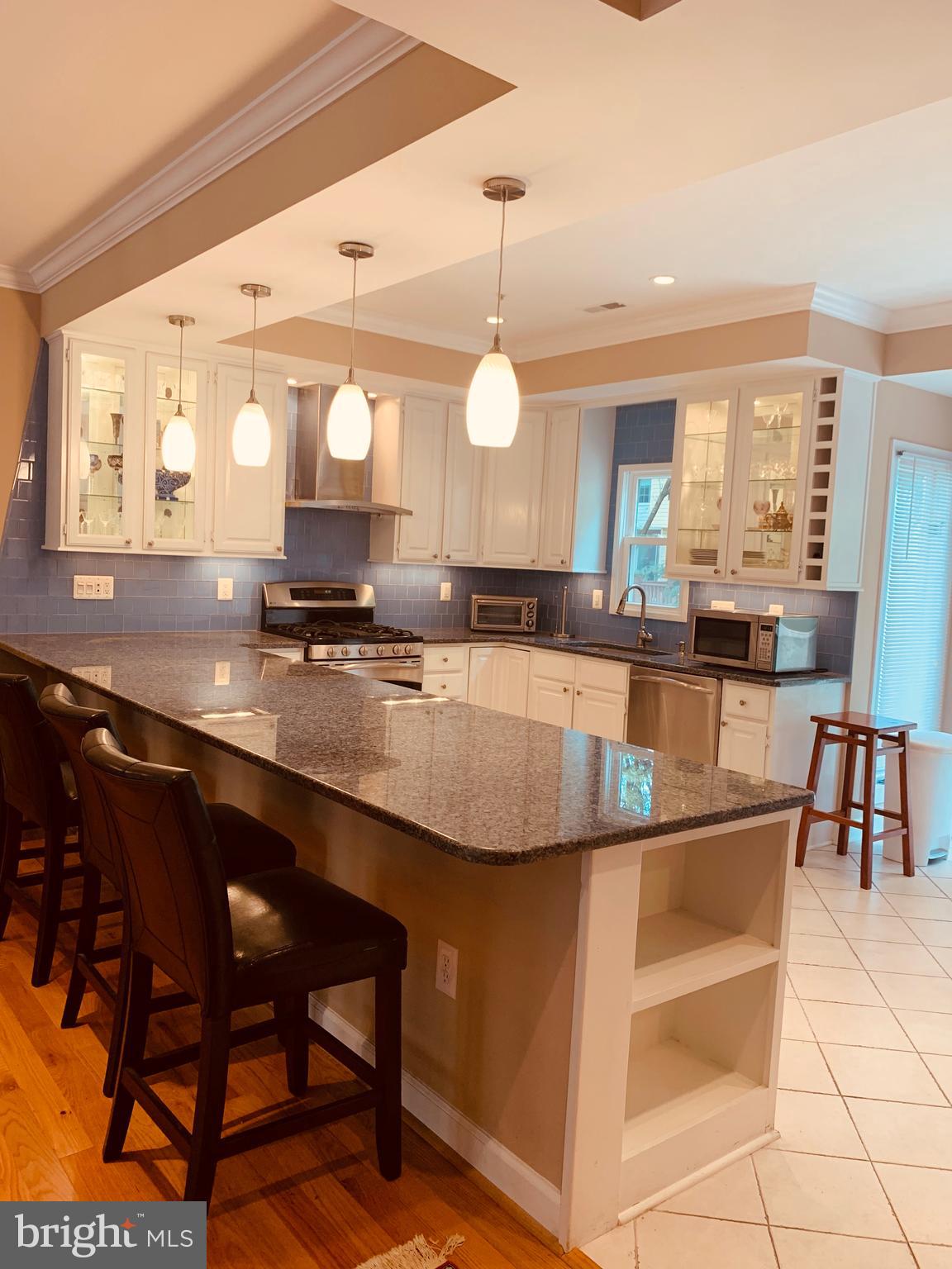 DECOVERLY ADVENTURE - Residential Lease