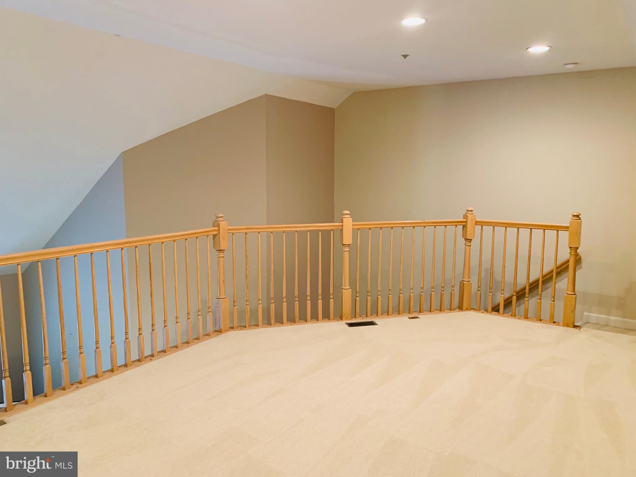 DECOVERLY ADVENTURE - Residential Lease