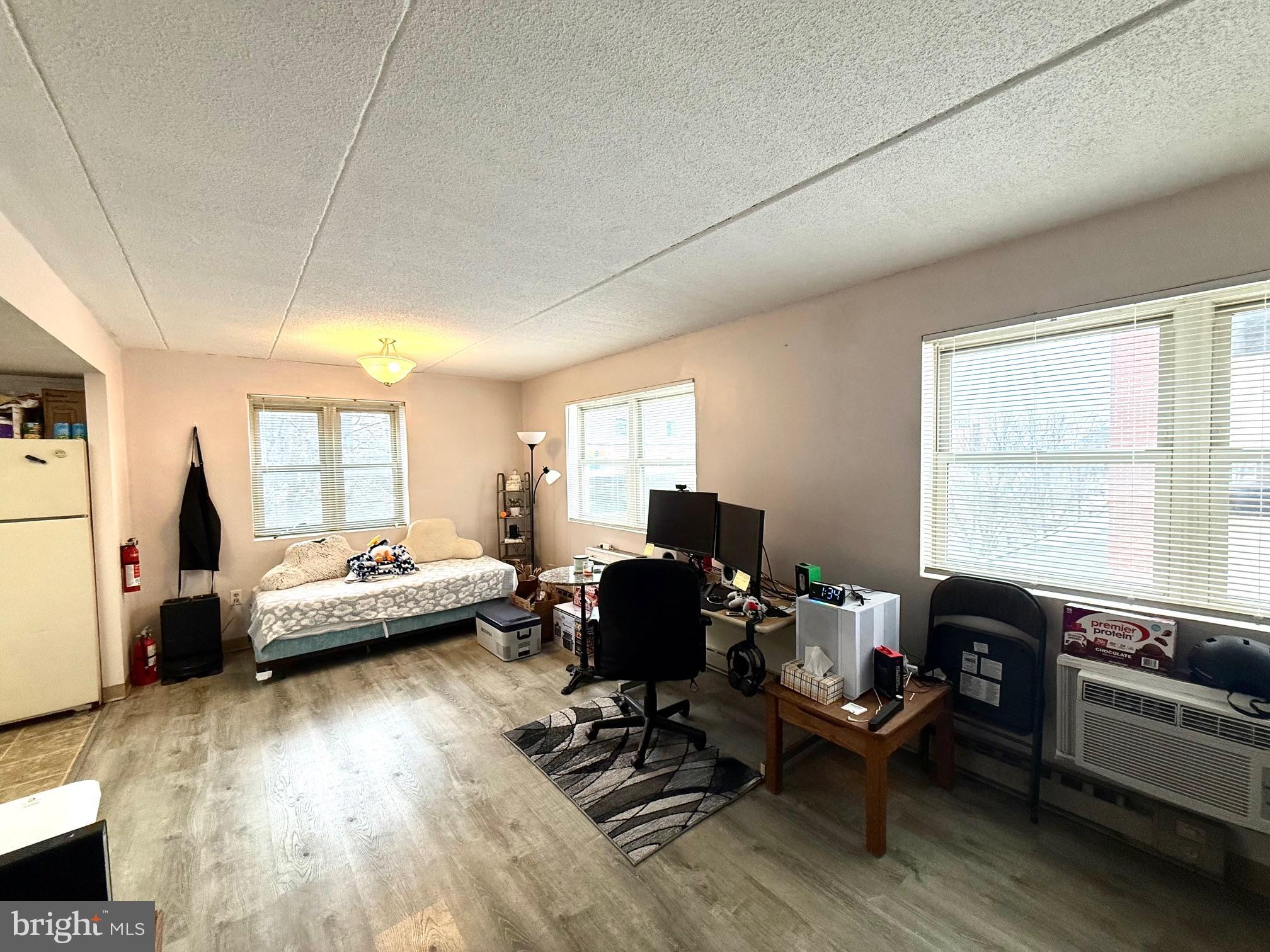 BEAVER PLAZA - Residential