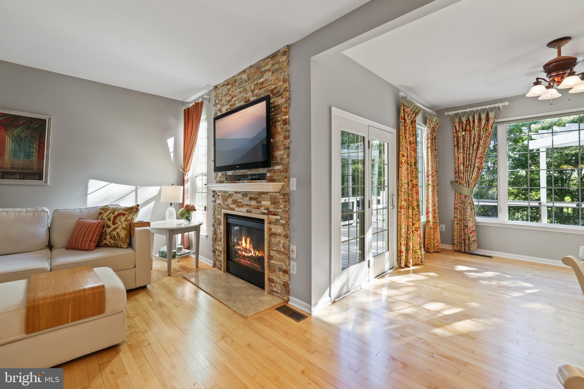 BELMONT LAND BAY - Residential Lease