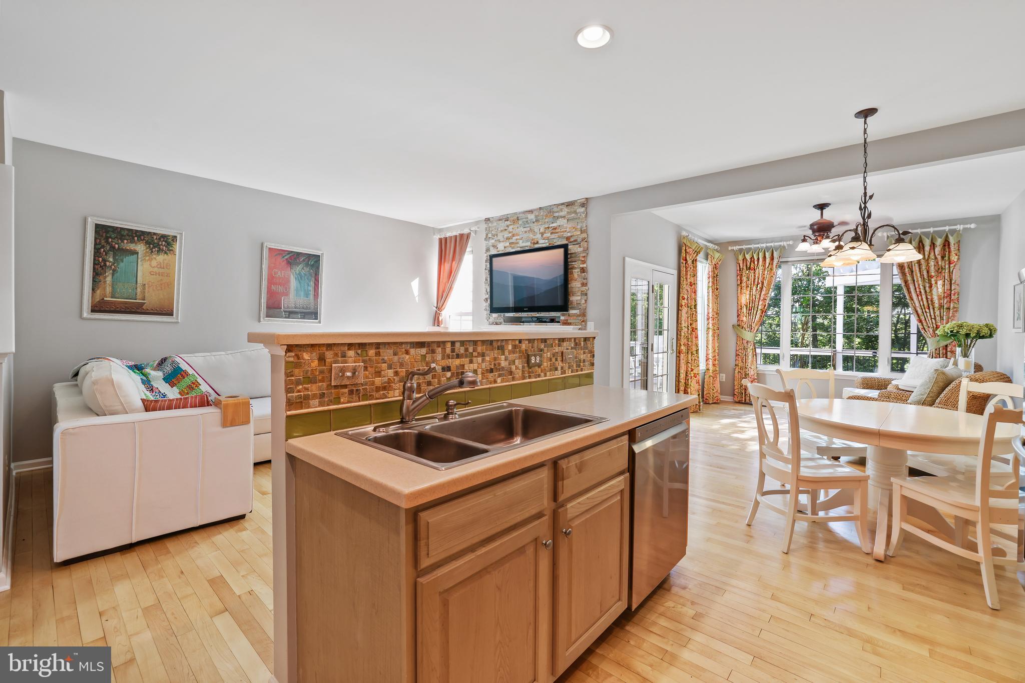 BELMONT LAND BAY - Residential Lease