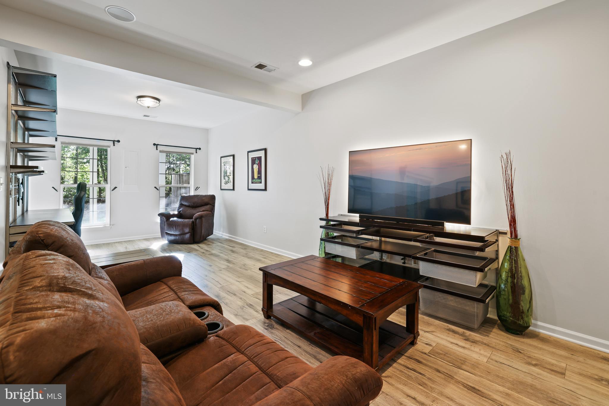 BELMONT LAND BAY - Residential Lease