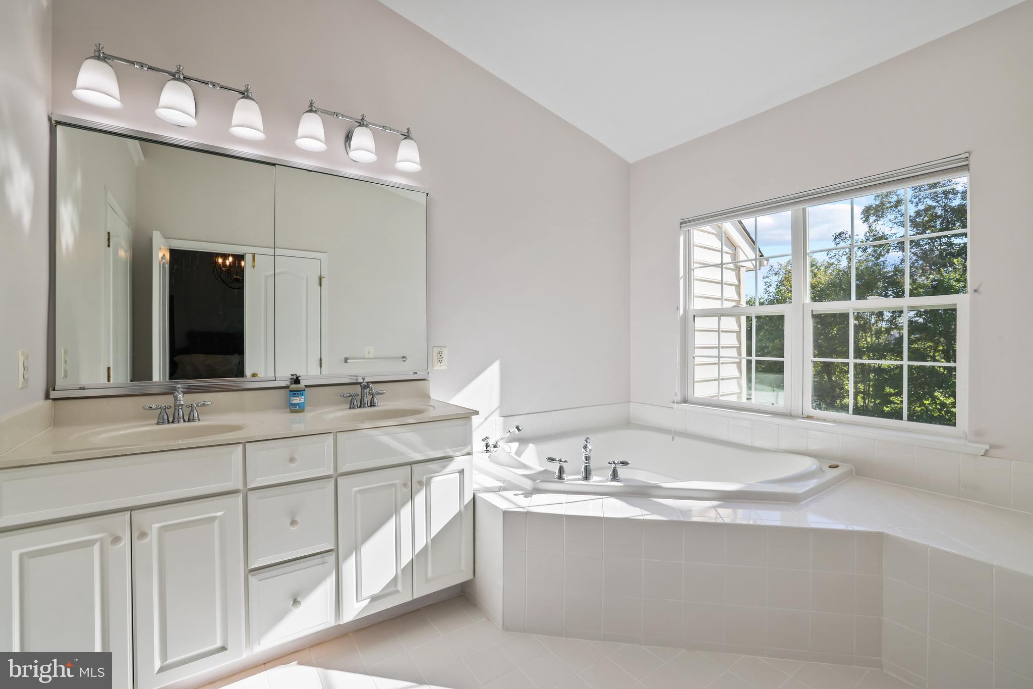 BELMONT LAND BAY - Residential Lease