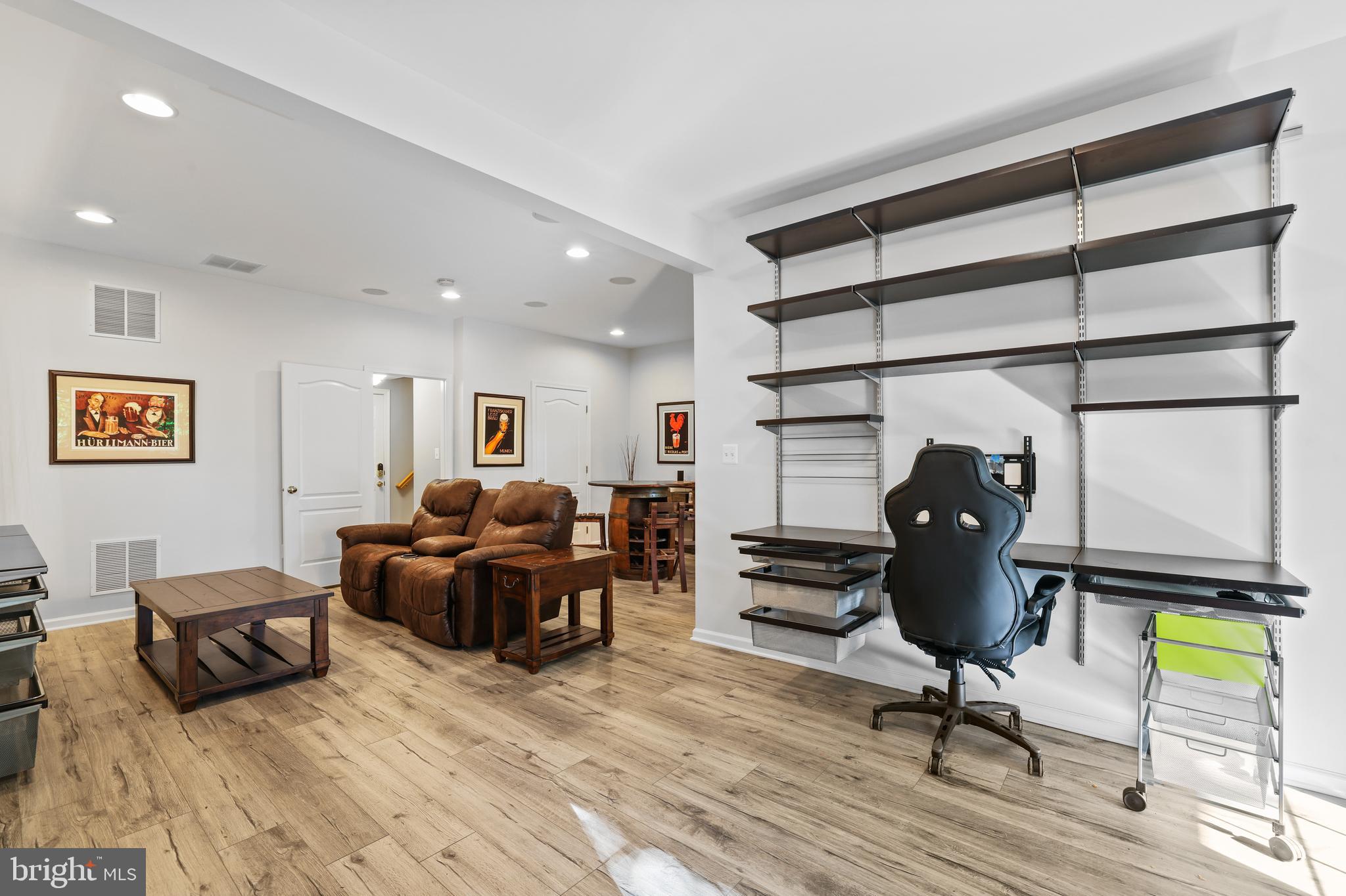 BELMONT LAND BAY - Residential Lease