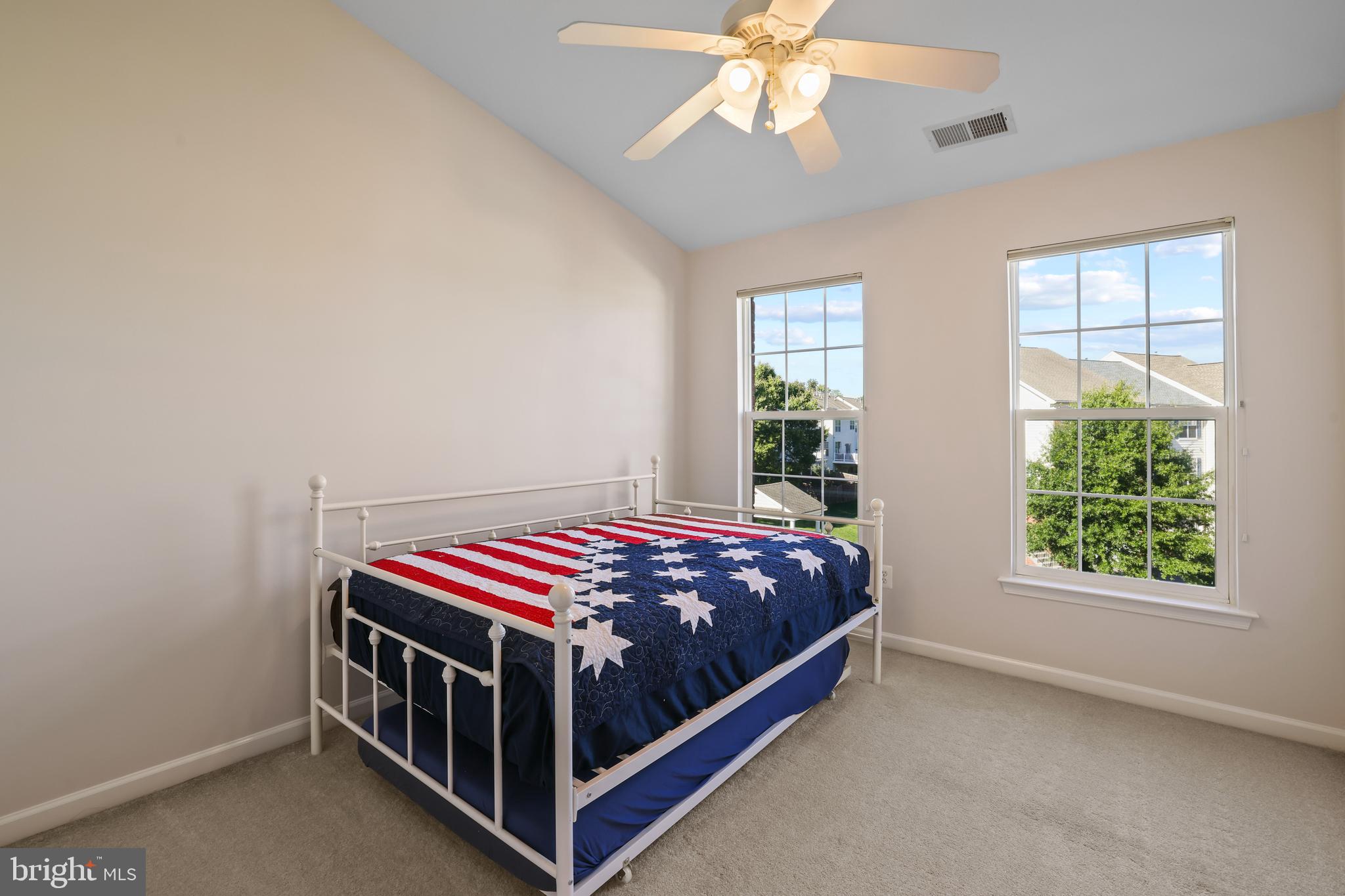 BELMONT LAND BAY - Residential Lease