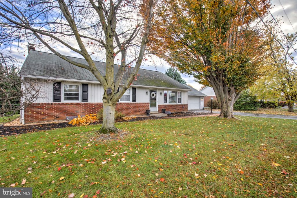 Photo of 25 Evergreen Street, GORDONVILLE, PA 17529 (MLS # PALA2079592)