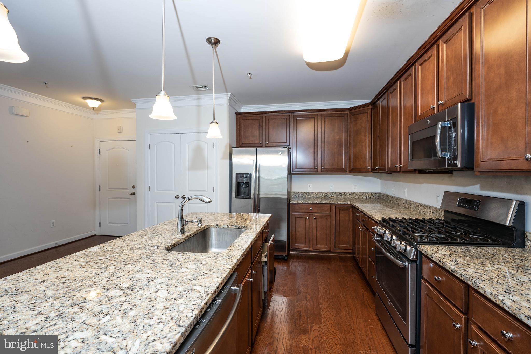 DISCOVERY SQUARE - Residential