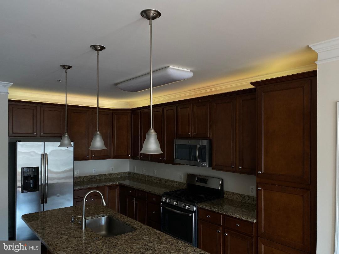 DISCOVERY SQUARE - Residential