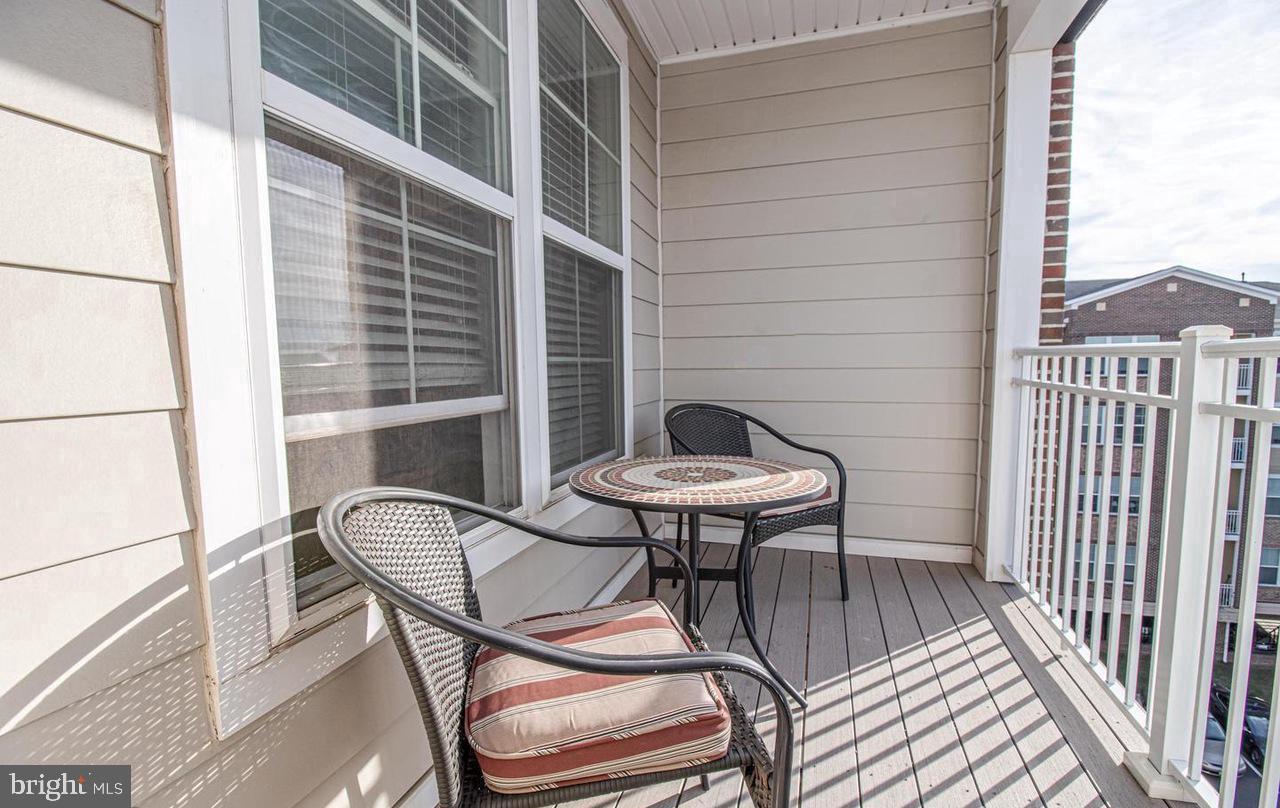 DISCOVERY SQUARE - Residential