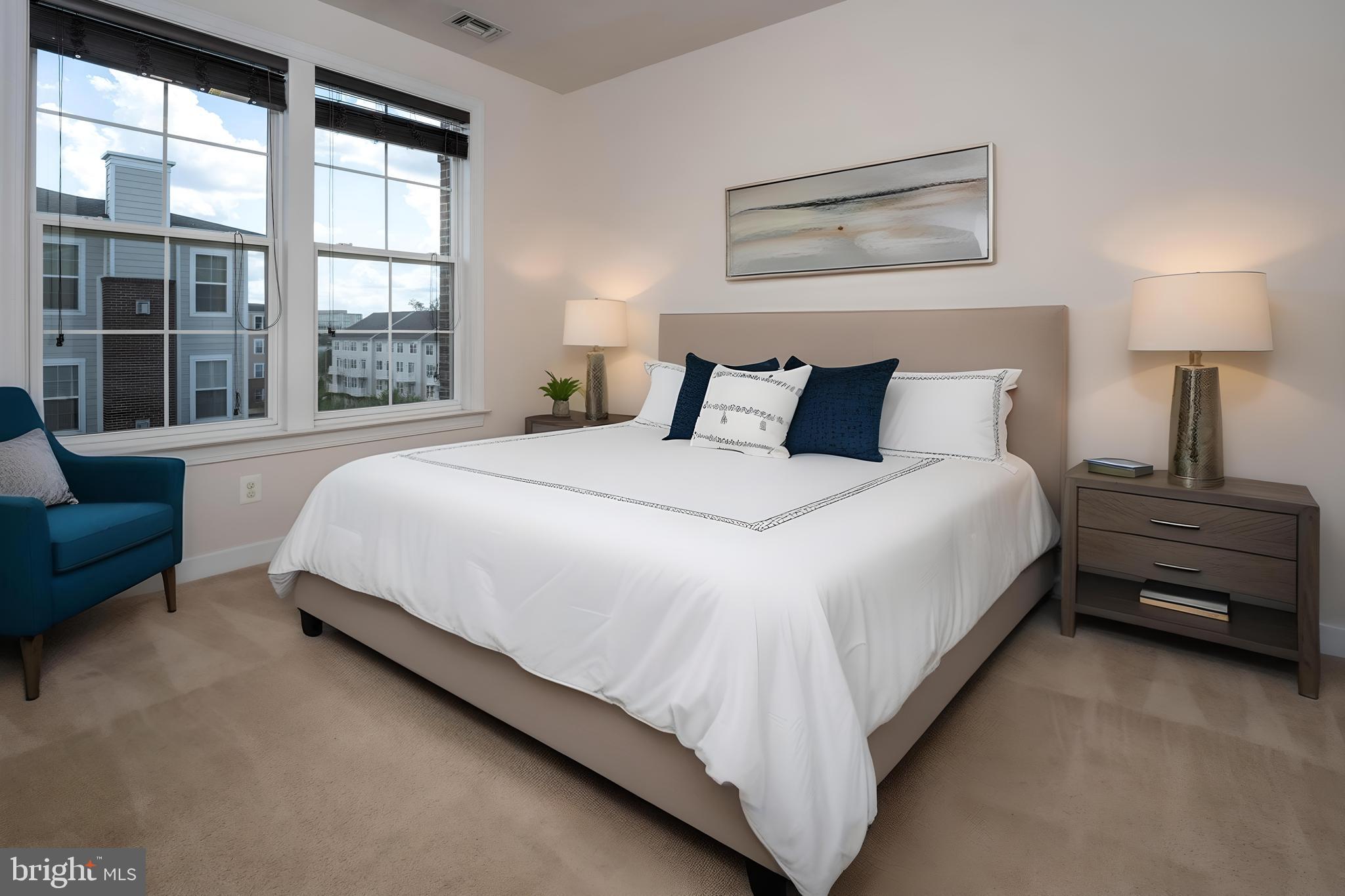 DISCOVERY SQUARE - Residential