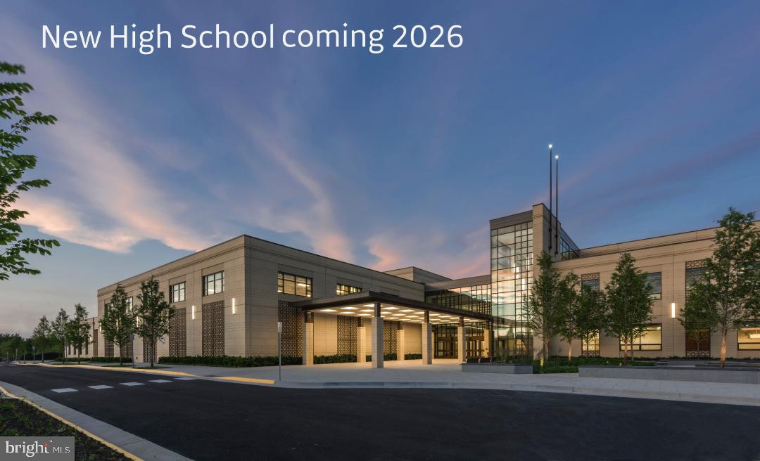 DISCOVERY SQUARE - Residential